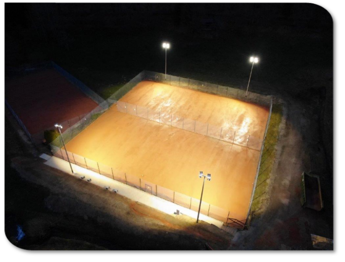 Tennisplatzbeleuchtung Fltulicht Tennisplatz