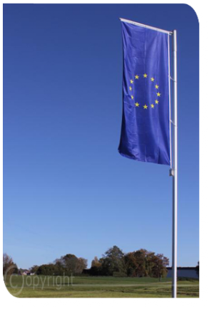 Auslegerfahnenmast mit Europafahne