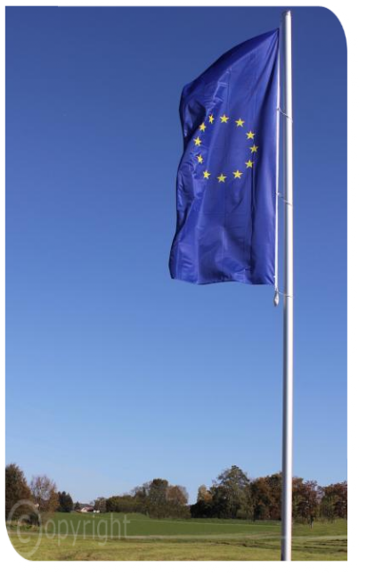 Fahnenmast mit außenliegender Seilführung