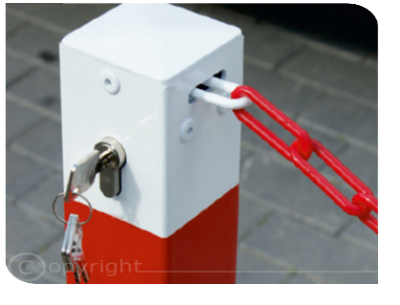 Absperrpfosten mit Profilzylinder rot-weiß